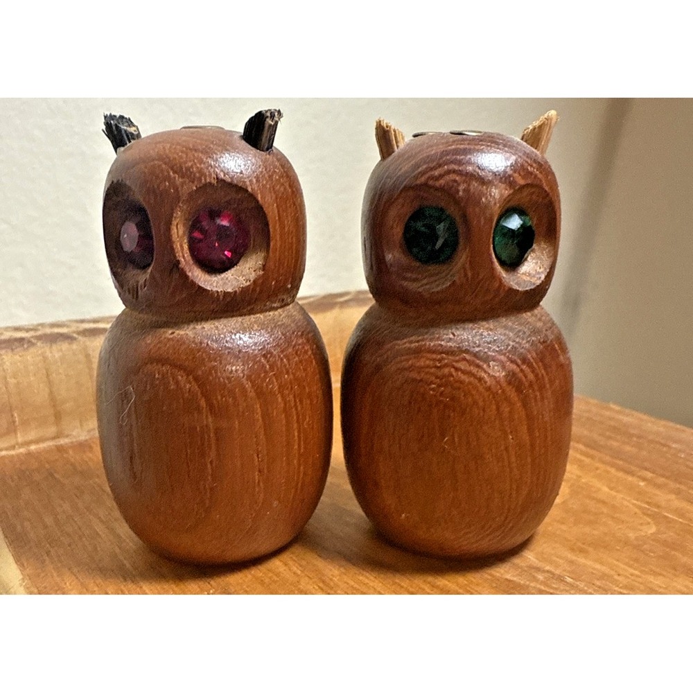 Vintage wooden‎ owl salt + pepper shaker rhinestone eyes green & red eyes